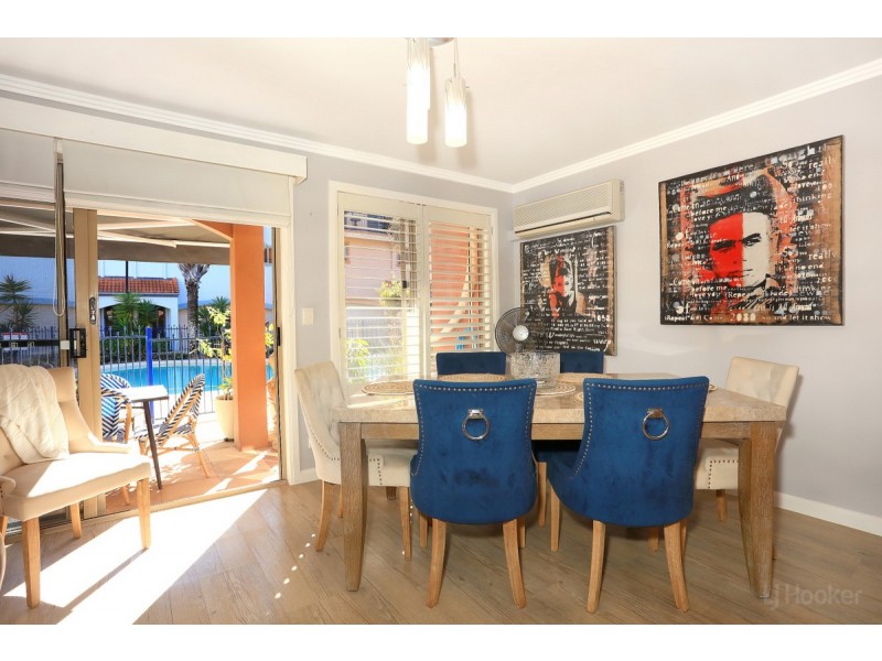 39 John Lund Drive, Hope Island QLD 4212