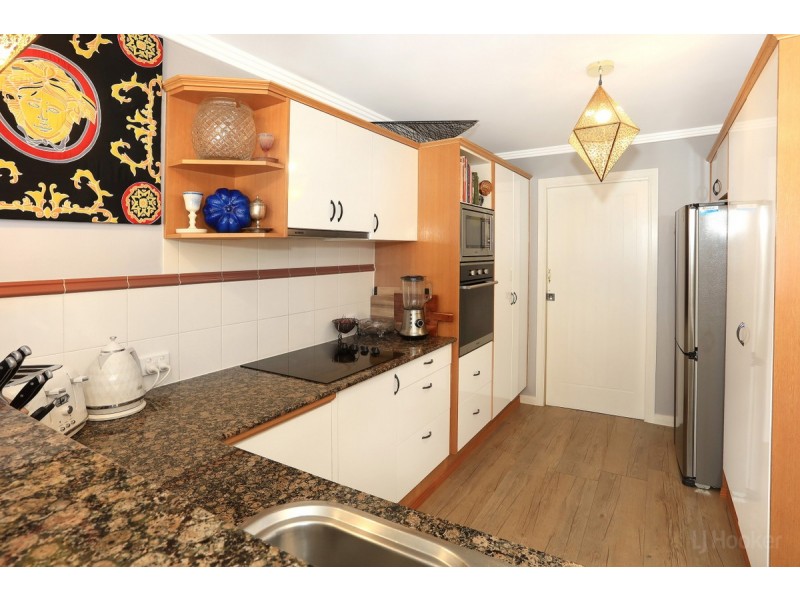 39 John Lund Drive, Hope Island QLD 4212