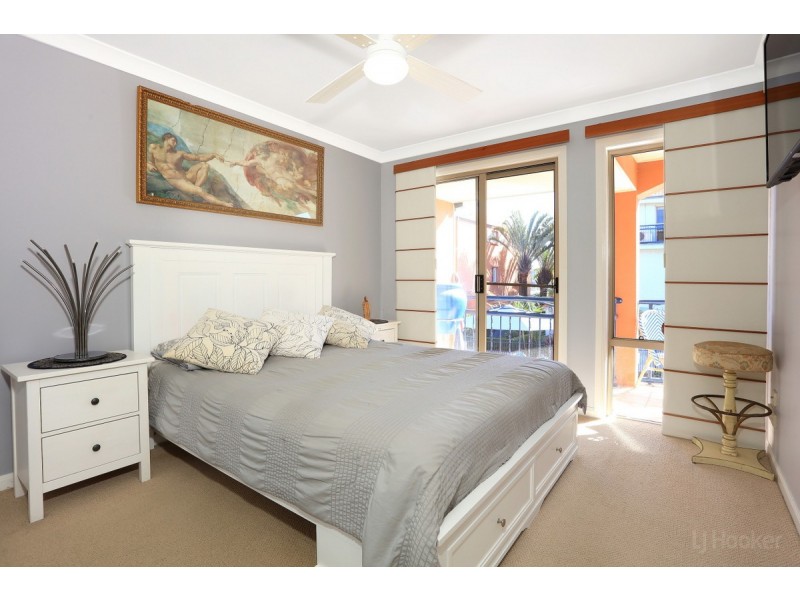 39 John Lund Drive, Hope Island QLD 4212