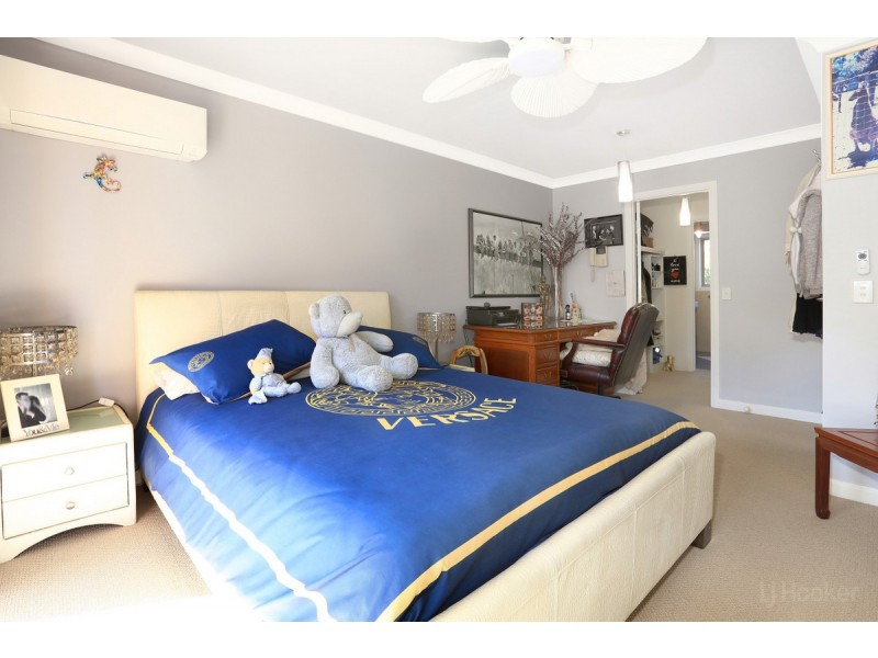 39 John Lund Drive, Hope Island QLD 4212
