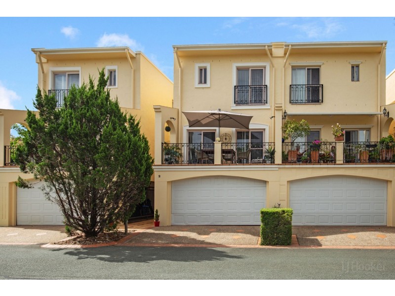 2/14 Pendraat Parade, Hope Island QLD 4212