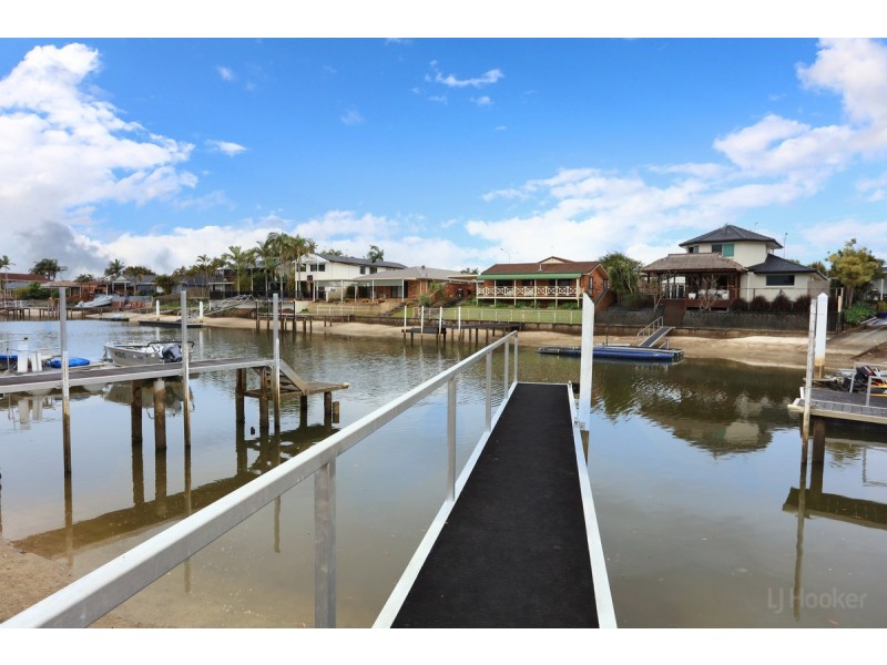 1 Seaspray Street, Paradise Point QLD 4216