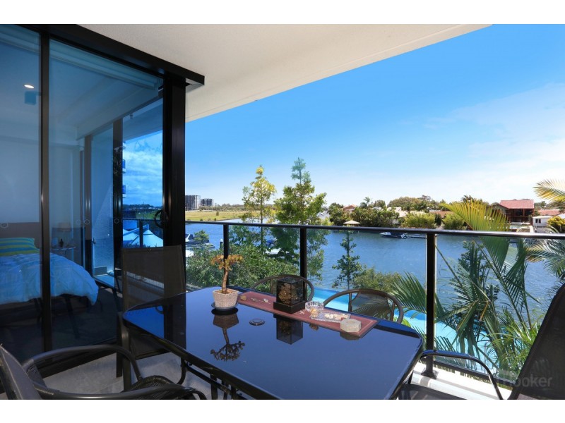 4103/5 Harbour Side Court, Biggera Waters QLD 4216