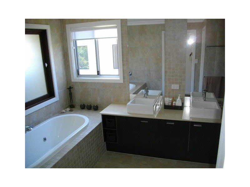 1/7 Rouen Avenue, Paradise Point QLD 4216