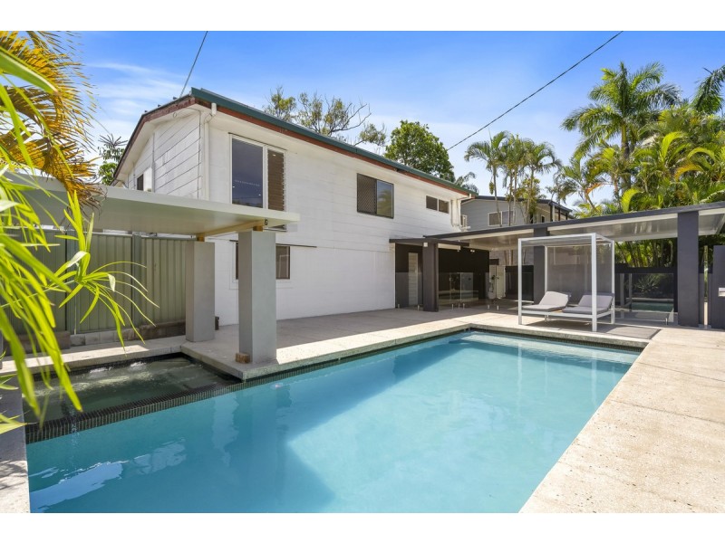 14 Hocking Street, Arundel QLD 4214