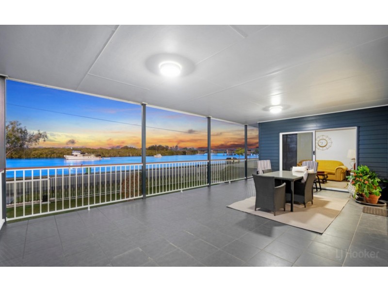 42 Boykambil Esplanade, Hope Island QLD 4212