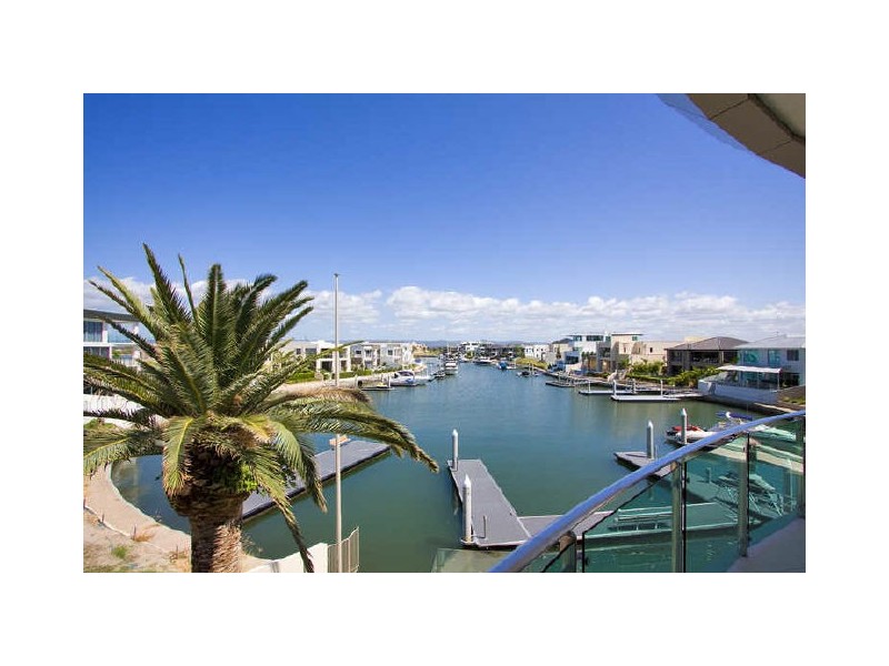 Sovereign Islands QLD 4216