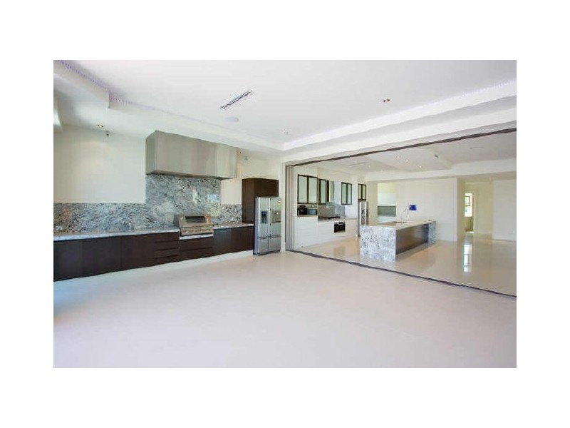Sovereign Islands QLD 4216