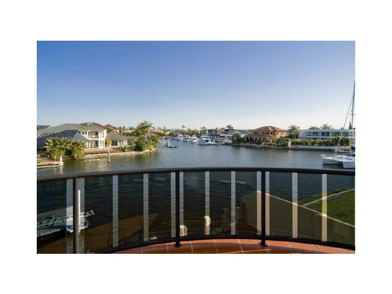 Sovereign Islands QLD 4216