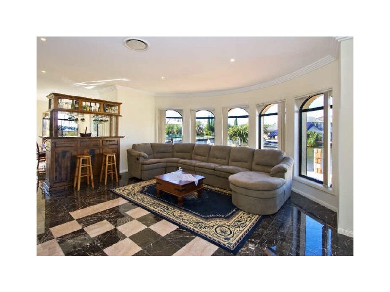 Sovereign Islands QLD 4216