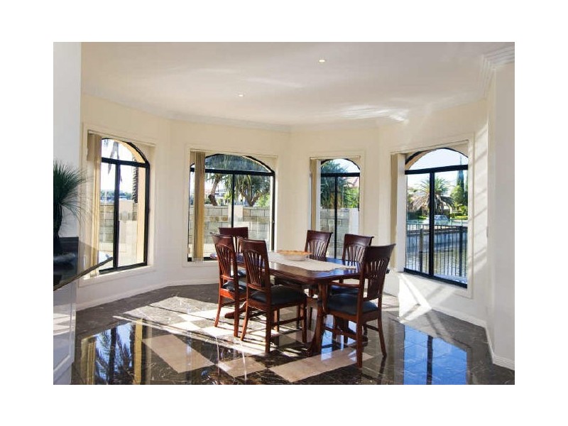 Sovereign Islands QLD 4216