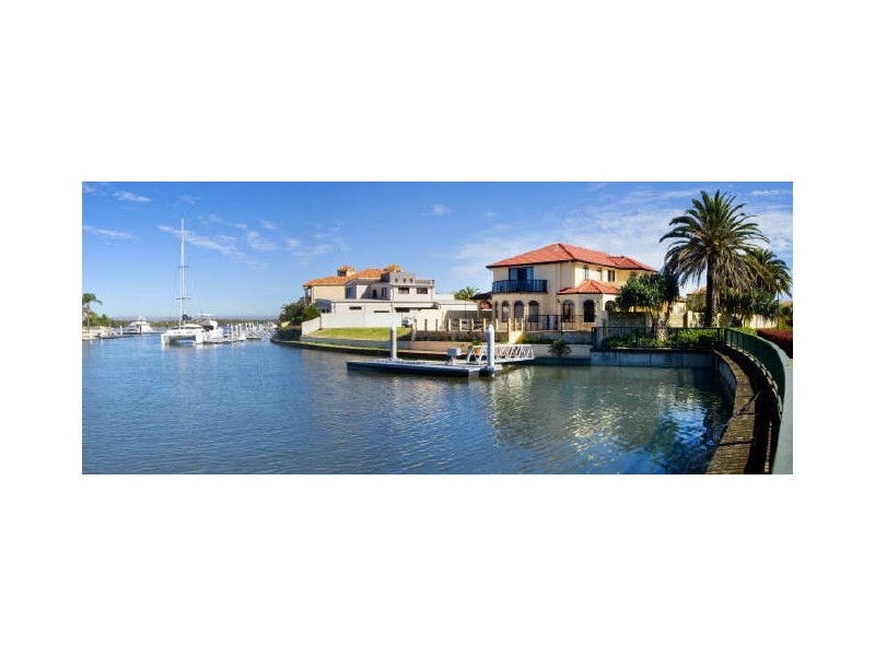 Sovereign Islands QLD 4216