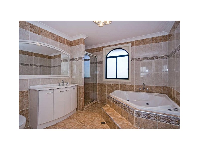 Sovereign Islands QLD 4216