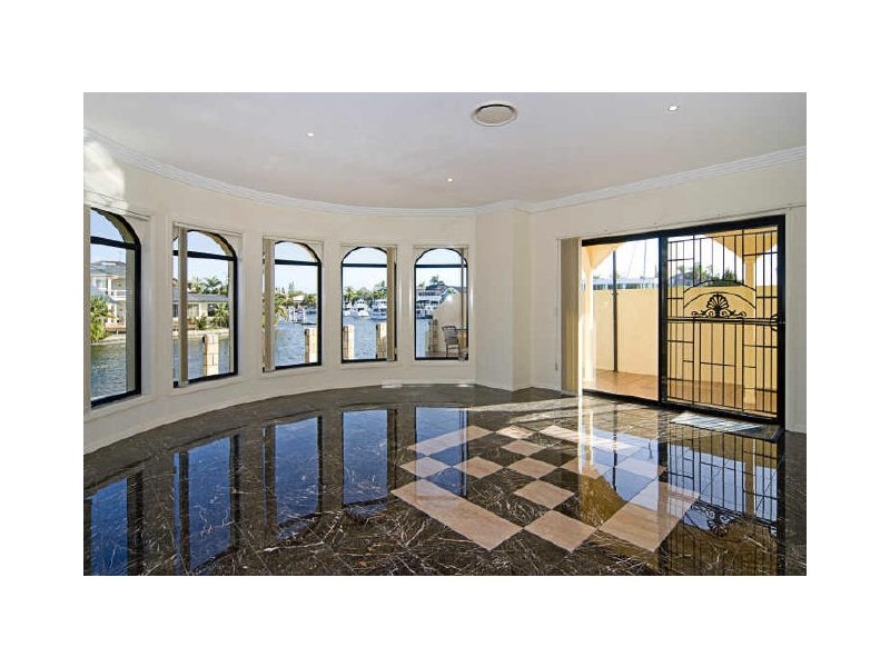 Sovereign Islands QLD 4216