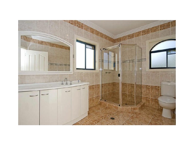 Sovereign Islands QLD 4216