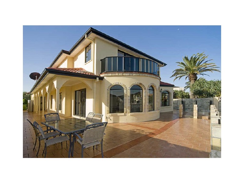 Sovereign Islands QLD 4216