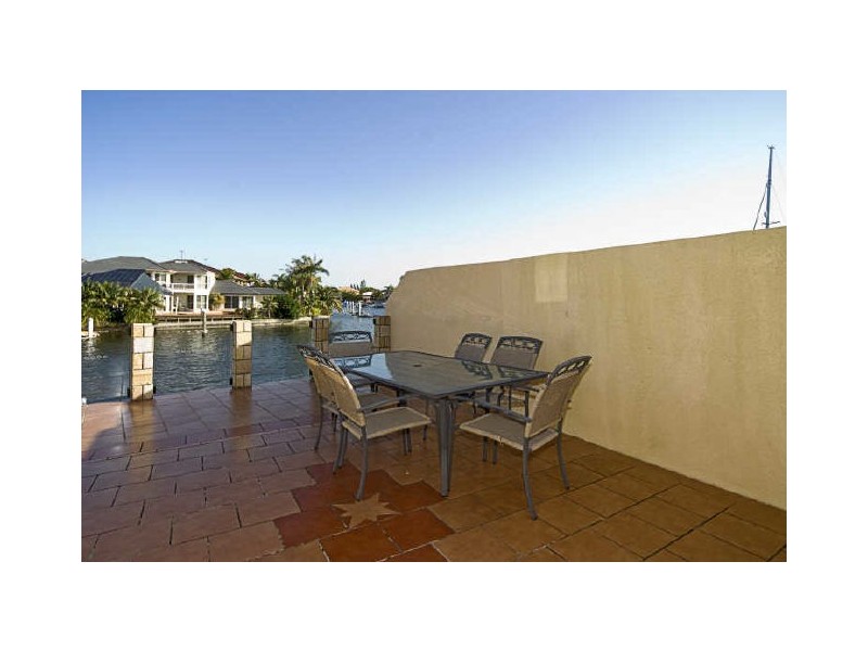 Sovereign Islands QLD 4216