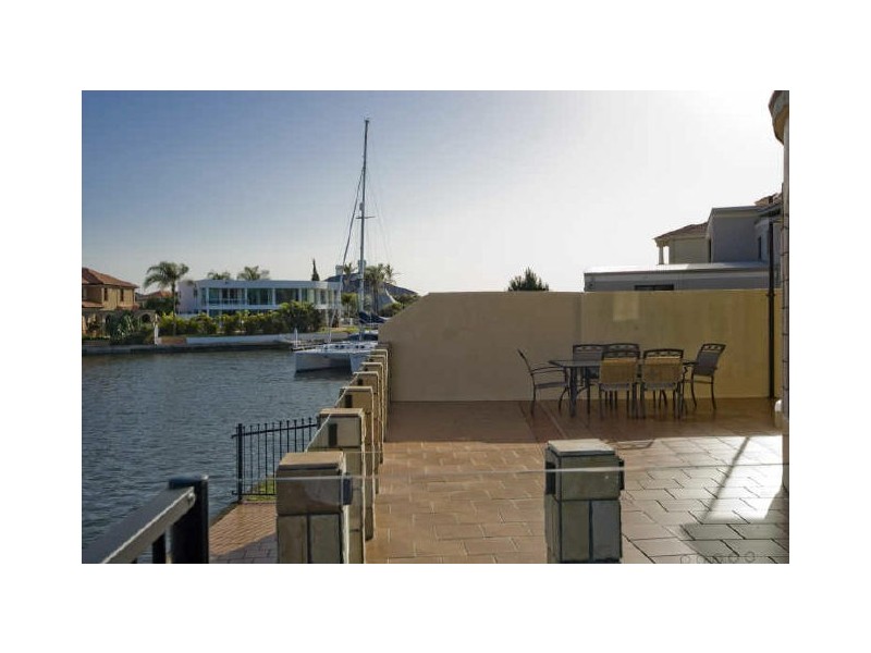 Sovereign Islands QLD 4216