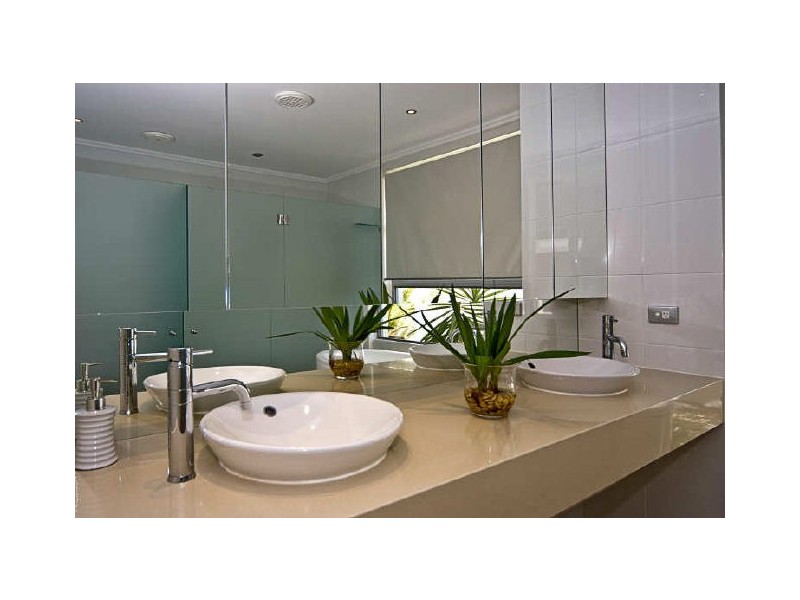 Hope Island QLD 4212