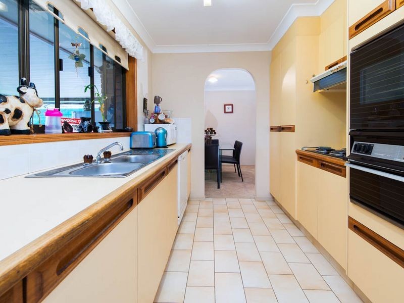 4 Lakefield Crescent, Paradise Point QLD 4216