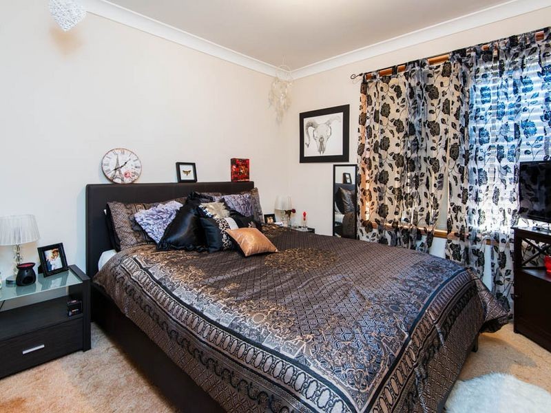 4 Lakefield Crescent, Paradise Point QLD 4216