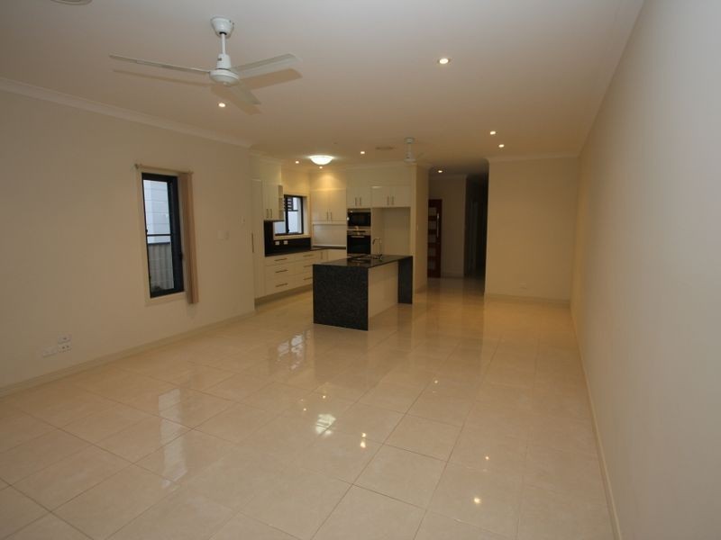 23B Eider Avenue, Paradise Point QLD 4216