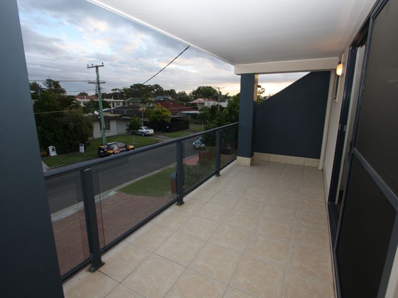 23B Eider Avenue, Paradise Point QLD 4216