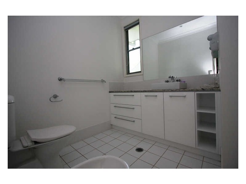 2 Ferrymans Court, Helensvale QLD 4212