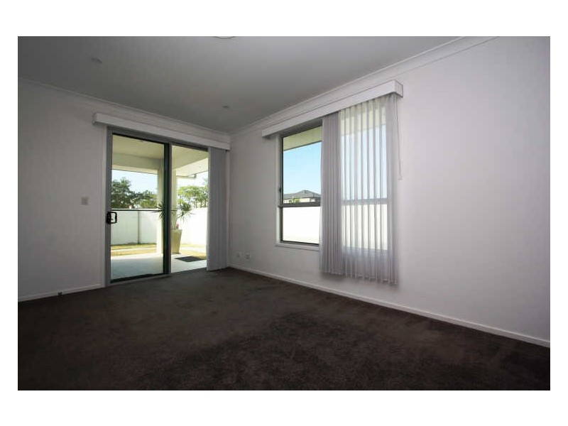 2 Ferrymans Court, Helensvale QLD 4212