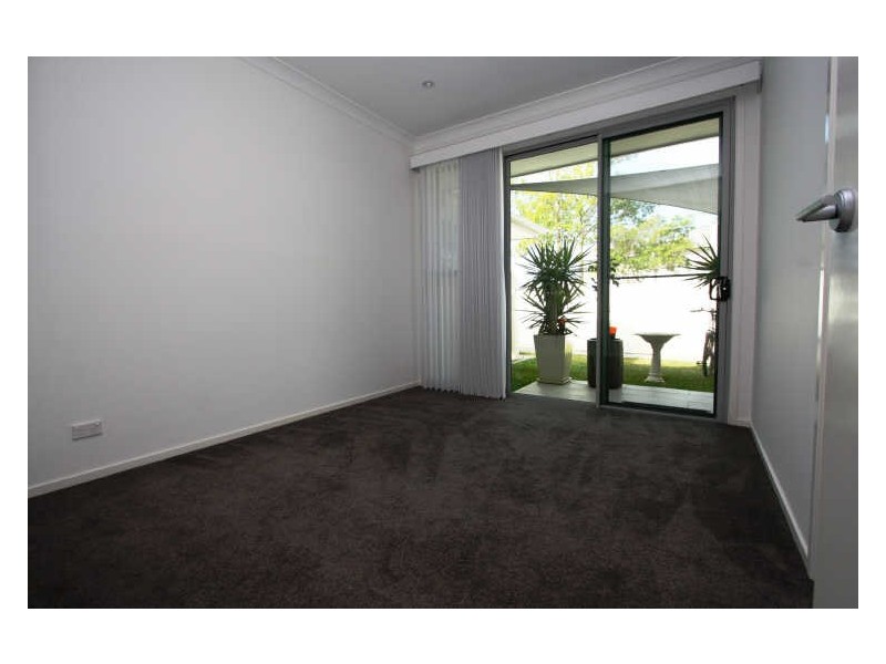 2 Ferrymans Court, Helensvale QLD 4212