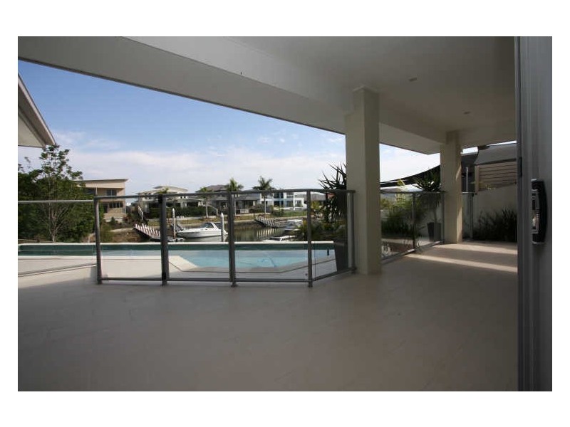 2 Ferrymans Court, Helensvale QLD 4212