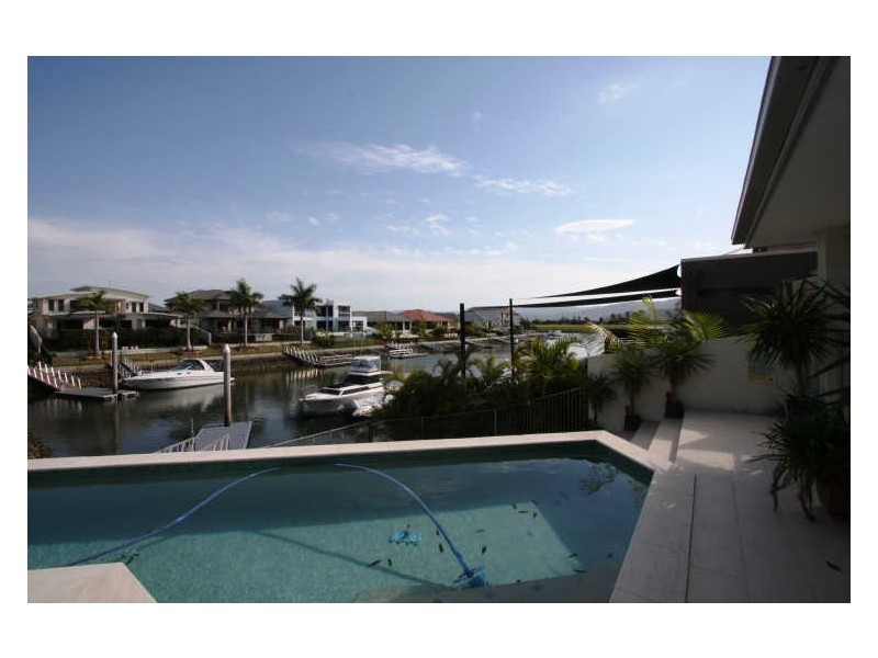 2 Ferrymans Court, Helensvale QLD 4212