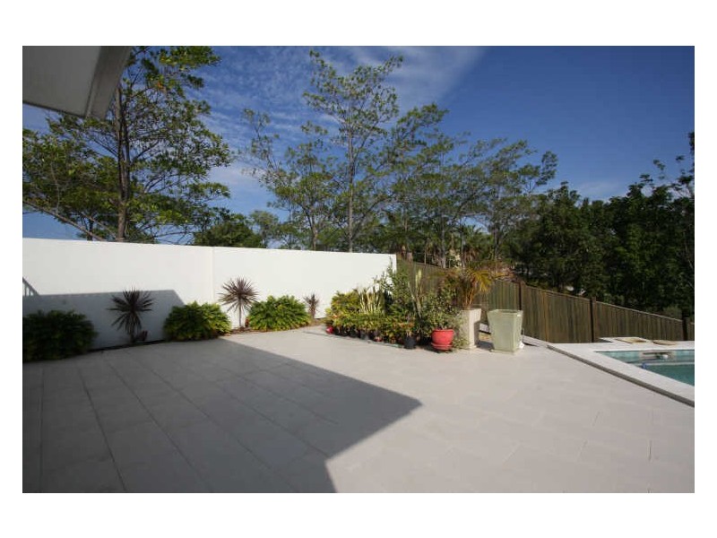 2 Ferrymans Court, Helensvale QLD 4212