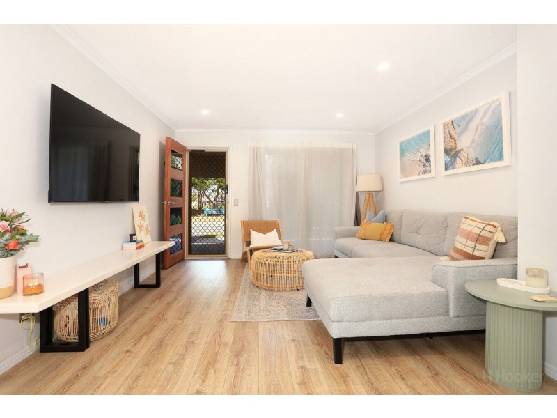 2/43 Marsupial Drive, Coombabah QLD 4216