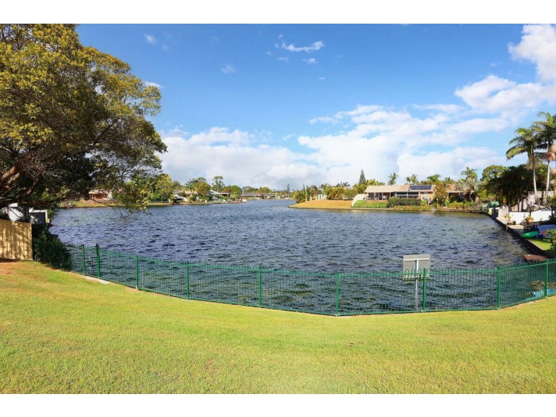 2/43 Marsupial Drive, Coombabah QLD 4216