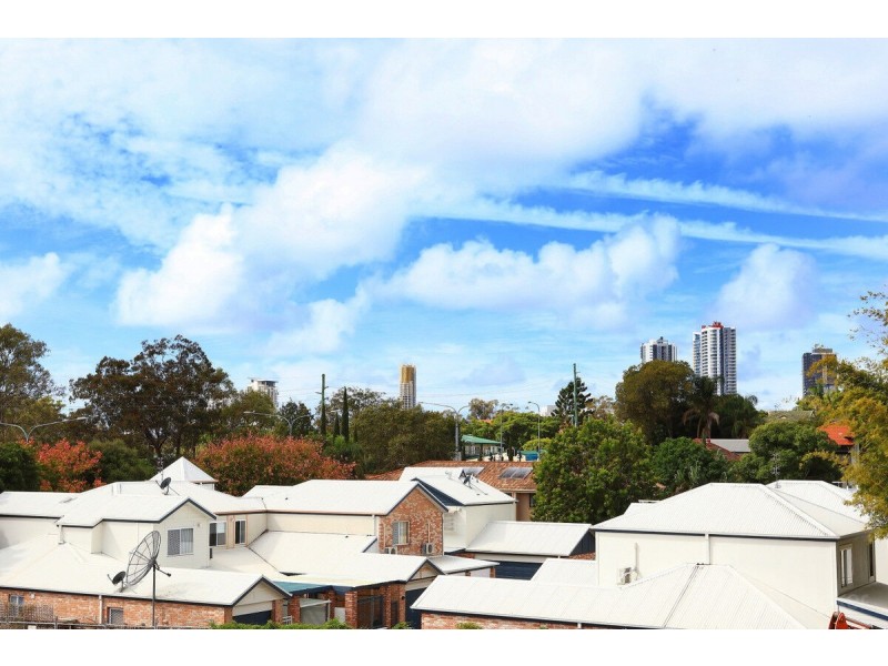 3/95 Pohlman Street, Southport QLD 4215