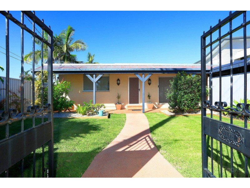 67 Jacaranda Avenue, Hollywell QLD 4216