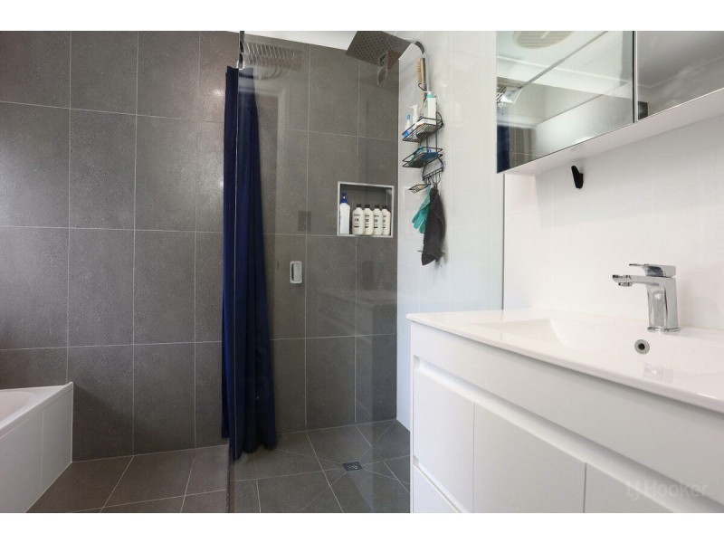 243/125 Hansford Road, Coombabah QLD 4216