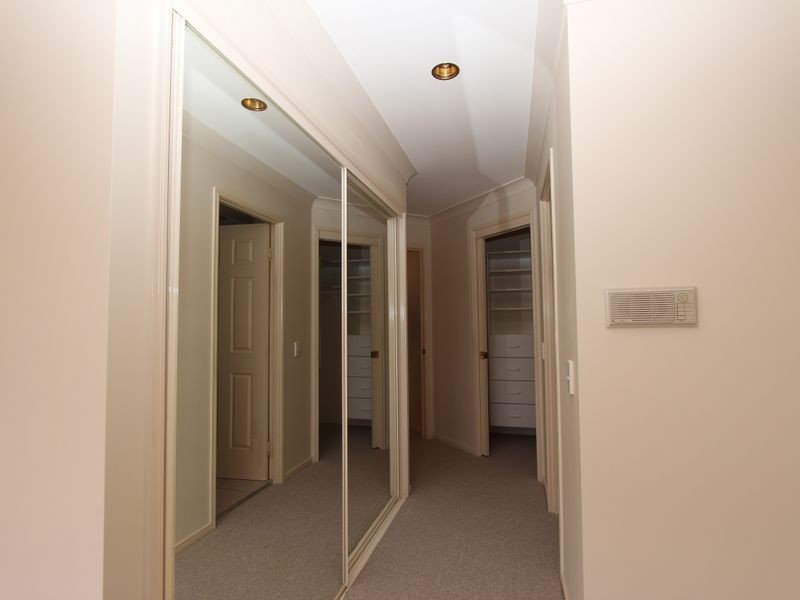 8 Eastbank Terrace, Monterey Keys QLD 4212