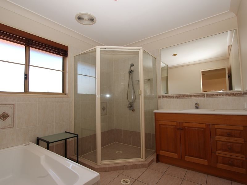 8 Eastbank Terrace, Monterey Keys QLD 4212