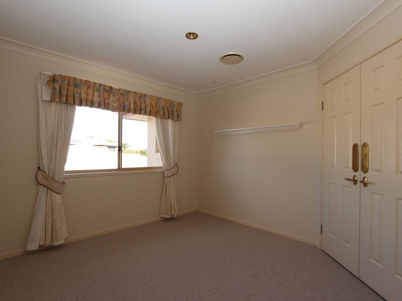 8 Eastbank Terrace, Monterey Keys QLD 4212