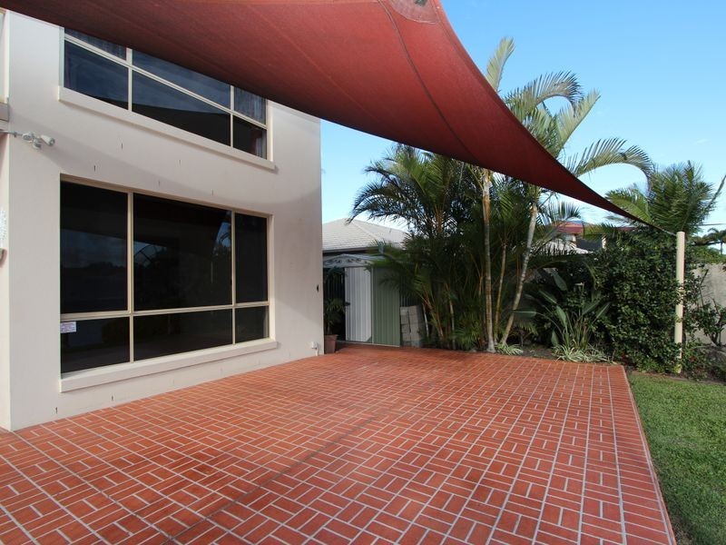 8 Eastbank Terrace, Monterey Keys QLD 4212