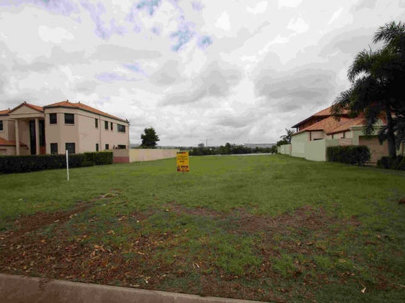 3119 Riverleigh Drive, Hope Island QLD 4212