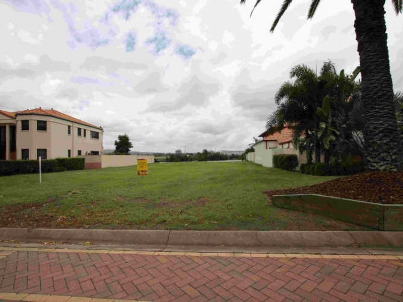 3119 Riverleigh Drive, Hope Island QLD 4212