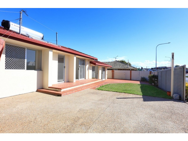 36 Sunbird Avenue, Paradise Point QLD 4216