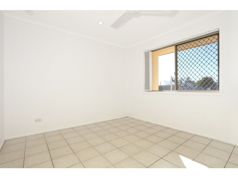 36 Sunbird Avenue, Paradise Point QLD 4216