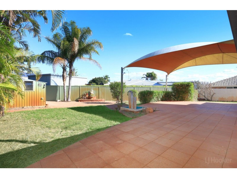 36 Sunbird Avenue, Paradise Point QLD 4216
