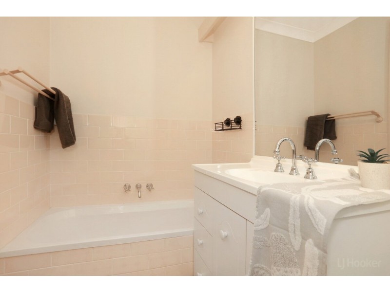 21/75 Brown Street, Labrador QLD 4215