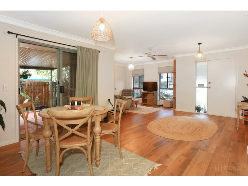 2/102 Greenacre Drive, Parkwood QLD 4214