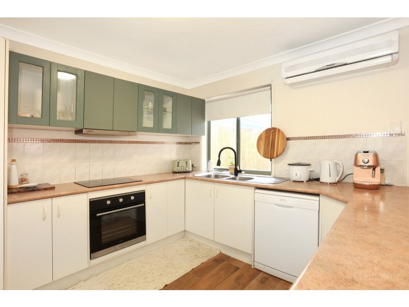 2/102 Greenacre Drive, Parkwood QLD 4214